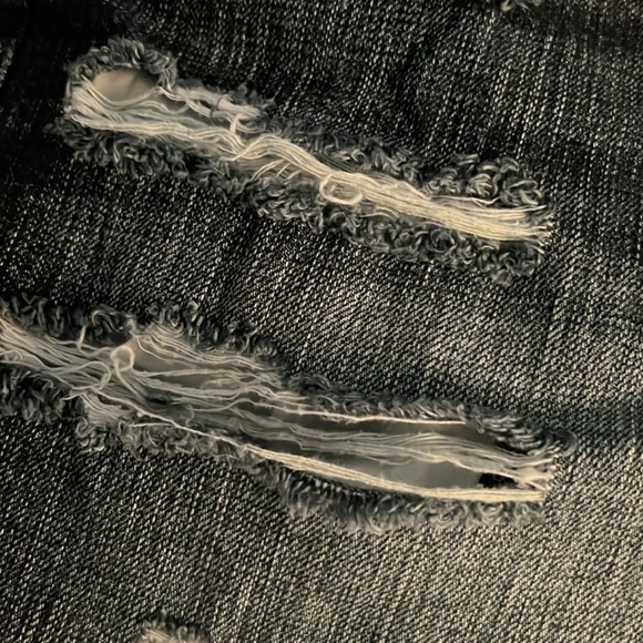 KanCan NWT distressed denim shorts - Picture 6 of 7